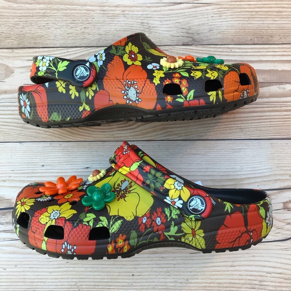 Crocs Classic Retro Floral Clog - Picture 7 of 16